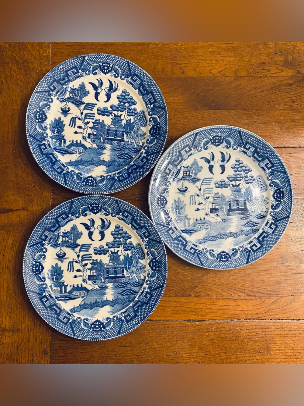 3 Antique Blue Willow Transferware Dinner Plates Blue White Chinoiserie 9" Japan